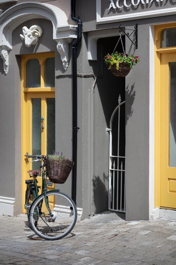 ケンメア Bridge Street Townhouse Bed & Breakfast エクステリア 写真
